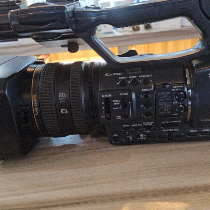 HEAVY DUTY CAMCODER SONY HDR AX2000E